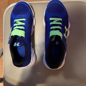 Boys UnderArmour sneakers